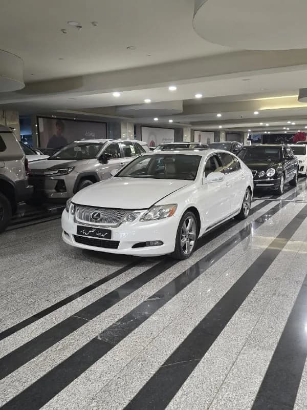 لکسوس GS — عکس ۱ از ۶