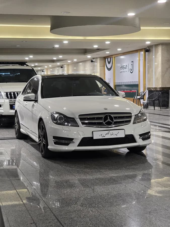 مرسدس بنز کلاس C — عکس ۴ از ۶