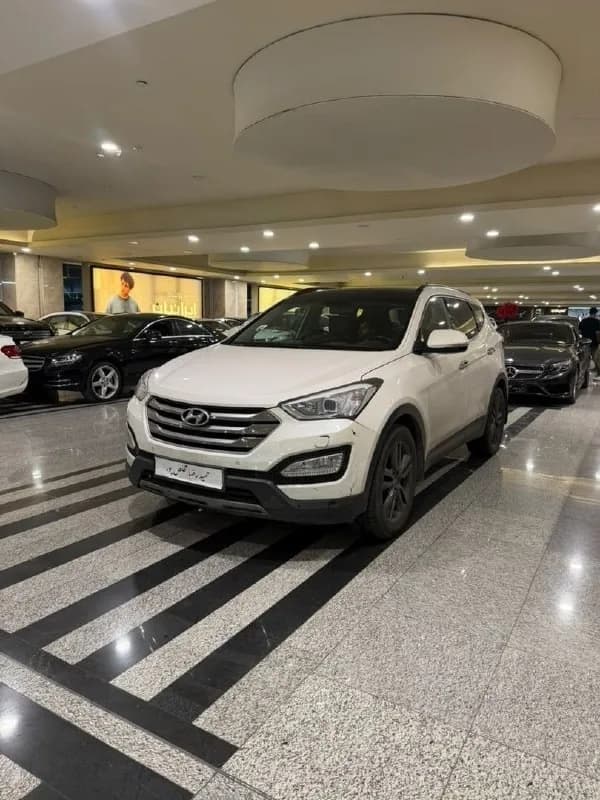 هیوندای سانتافه — عکس ۱ از ۴
