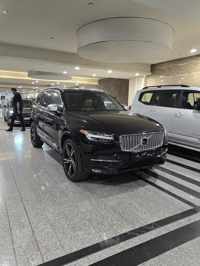 ولوو XC90 — عکس ۳ از ۶