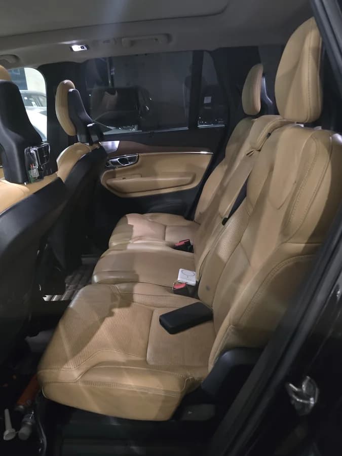 ولوو XC90 — عکس ۴ از ۶