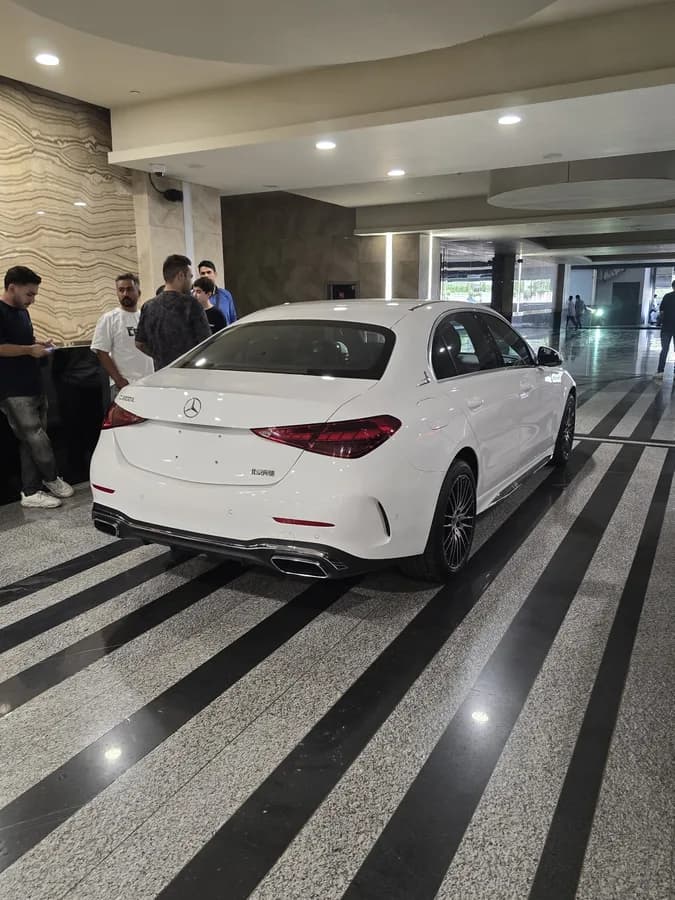 مرسدس بنز کلاس C — عکس ۴ از ۵