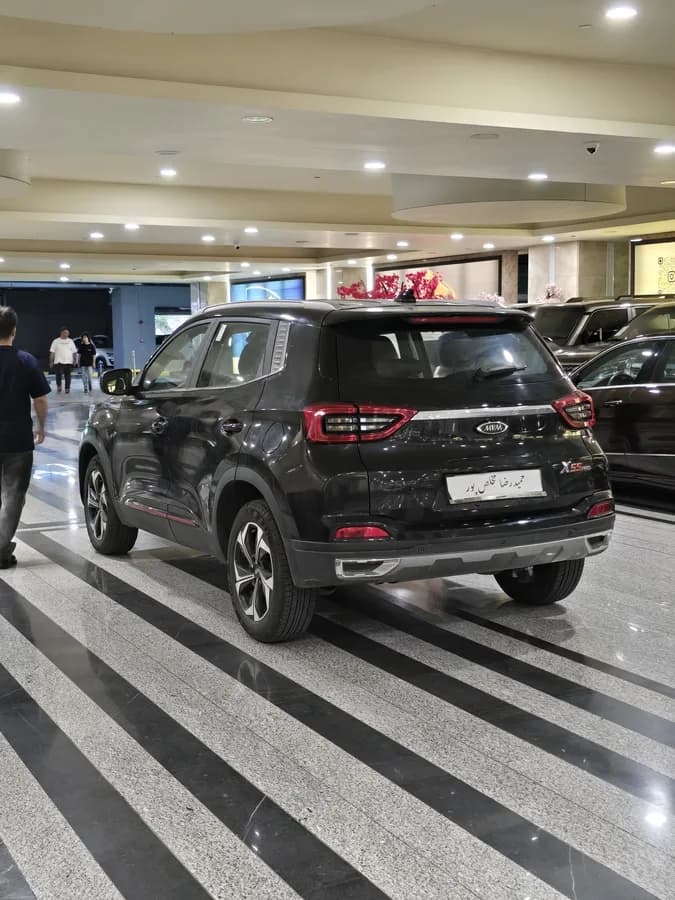ام وی ام X55 پرو — عکس ۳ از ۶