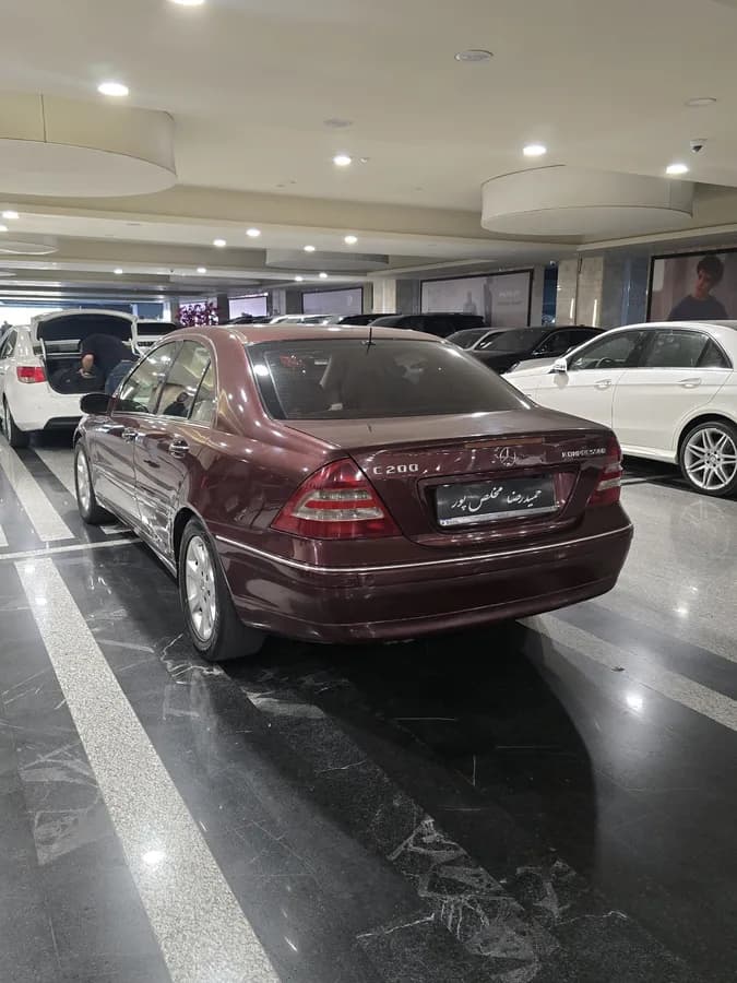 مرسدس بنز کلاس C — عکس ۴ از ۶