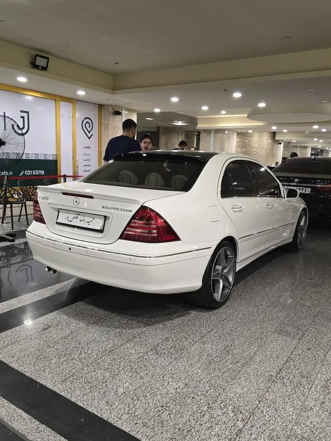 مرسدس بنز کلاس C — عکس ۳ از ۷