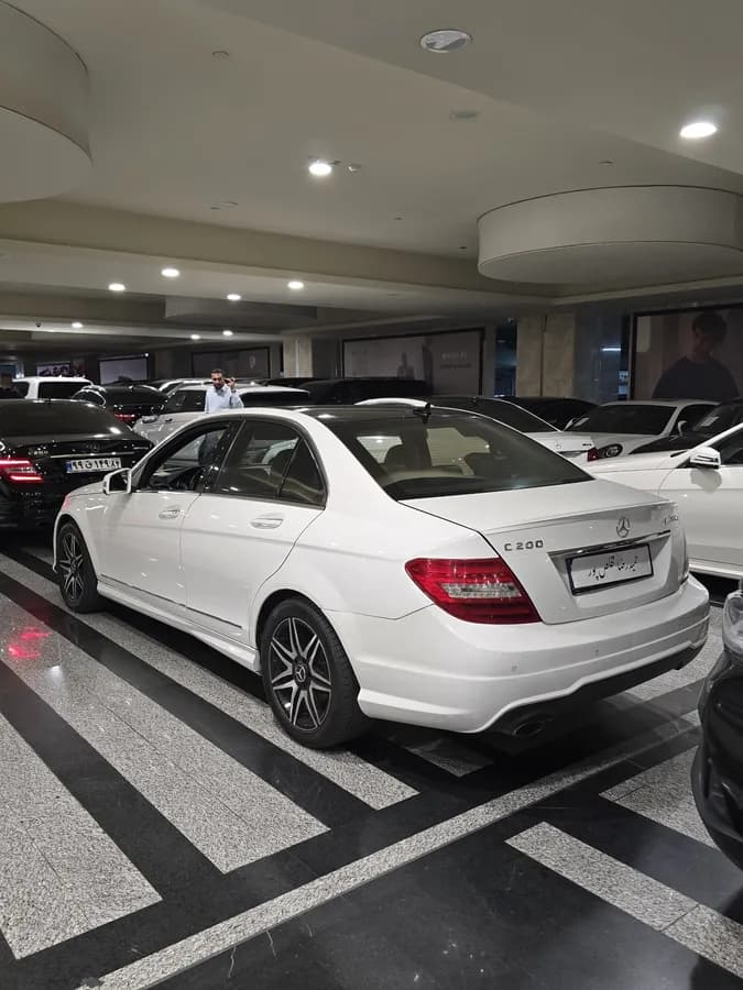 مرسدس بنز کلاس C — عکس ۶ از ۶